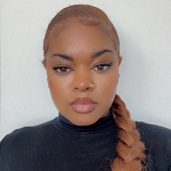 Meet your Posher, Rae - Picture 3 of 5